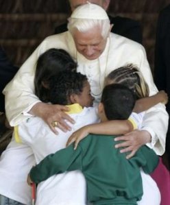 Benedicto XVI después de una catequesis