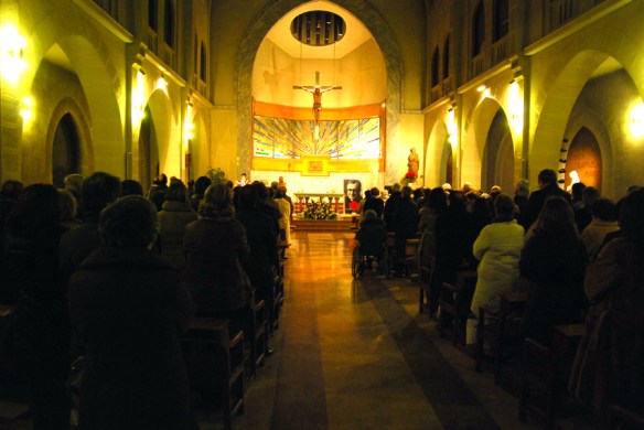 Una de las primeras misas de la parroquia