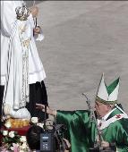 Papa Francisco y Virgen de Fátima